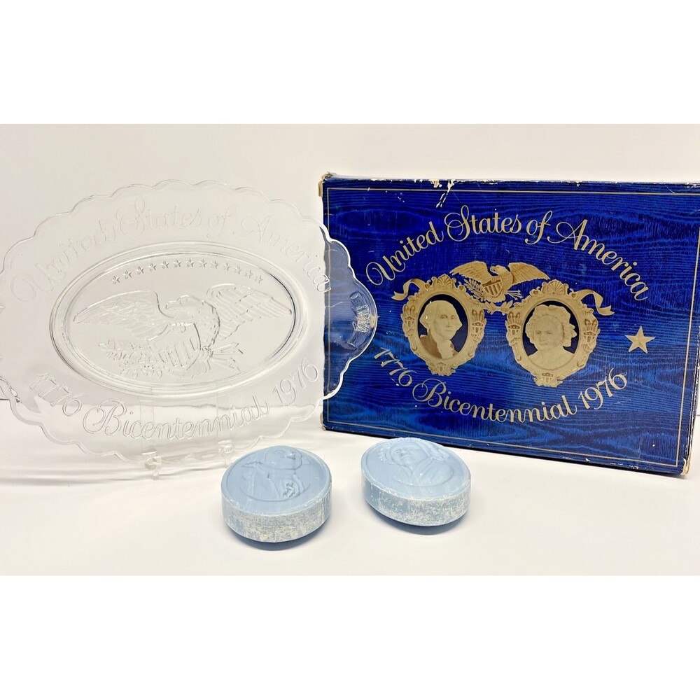 Vintage Avon 1776-1976 Bicentennial Glass Plate-American Eagle w/ soaps in Box